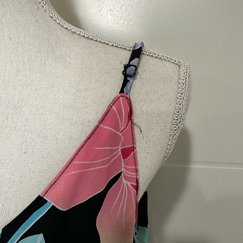 Floral print spaghetti strap tank top - Picture 2 of 4